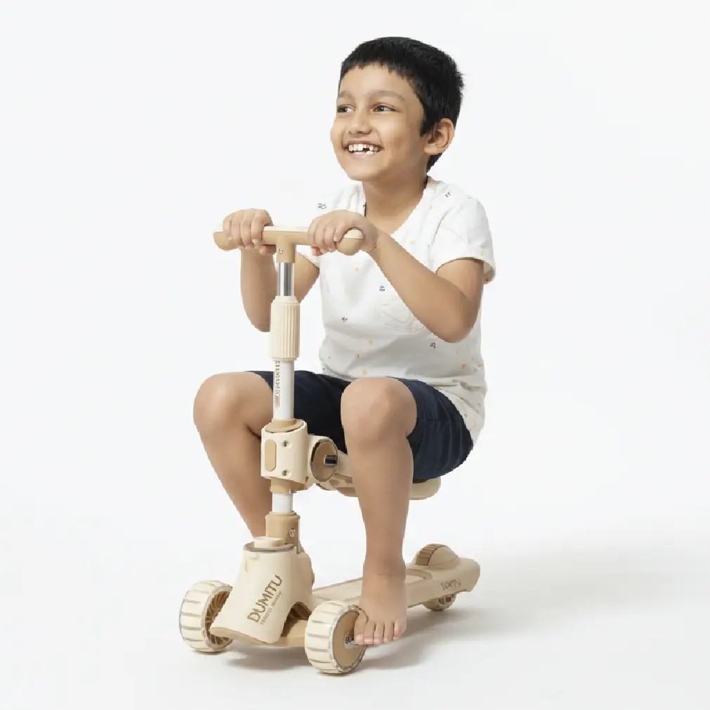 GlideJoy 3-Wheel Kids Scooter thumbnail 2