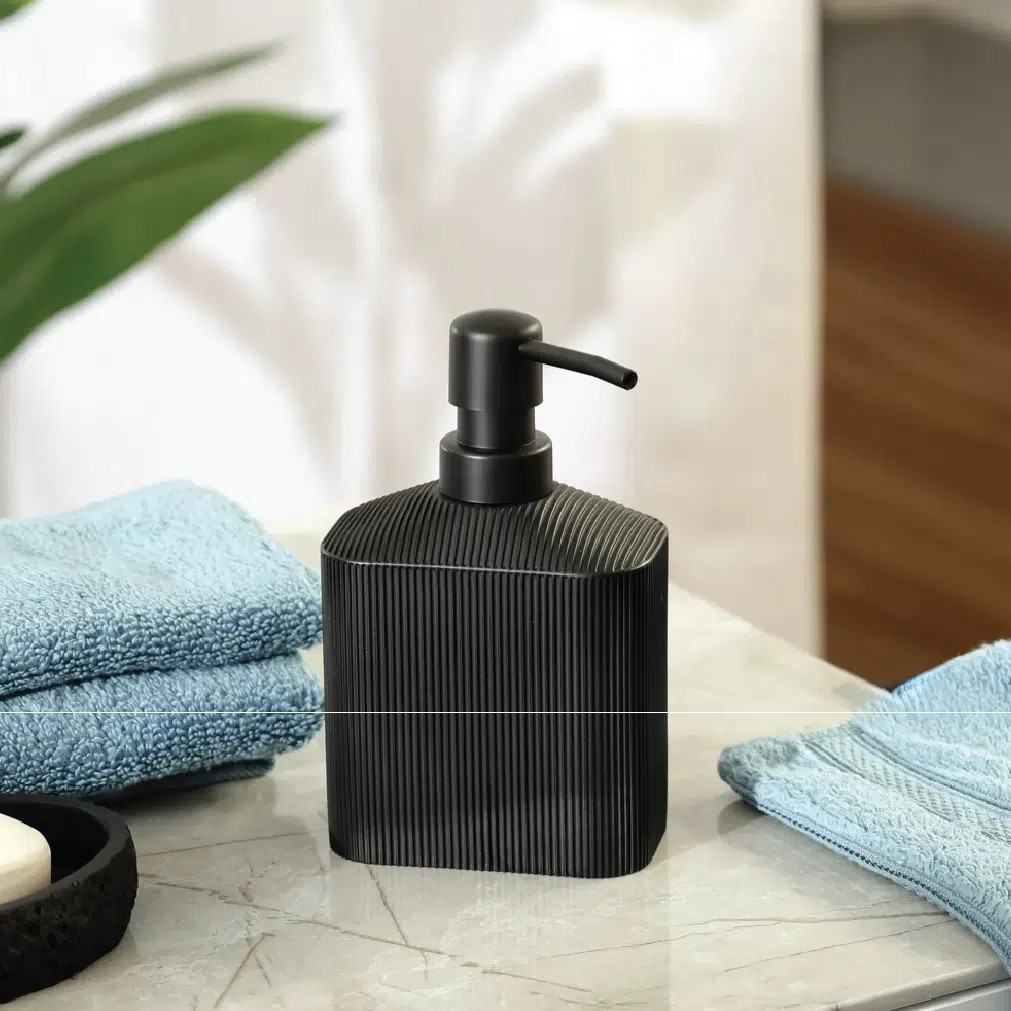 Ribbed Design Liquid Soap Dispenser – Pink & Black | thumbnail 6